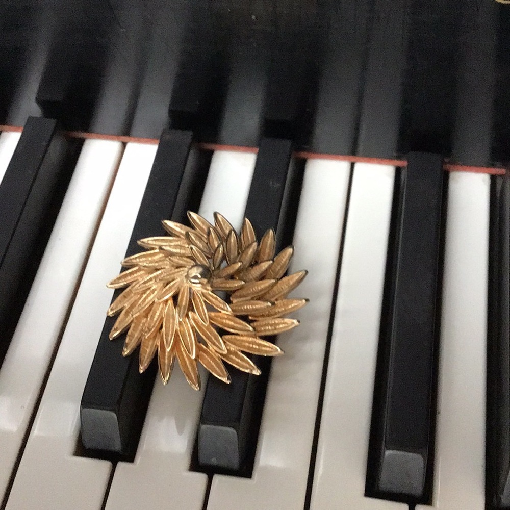 Brooch - Picture 5 of 6